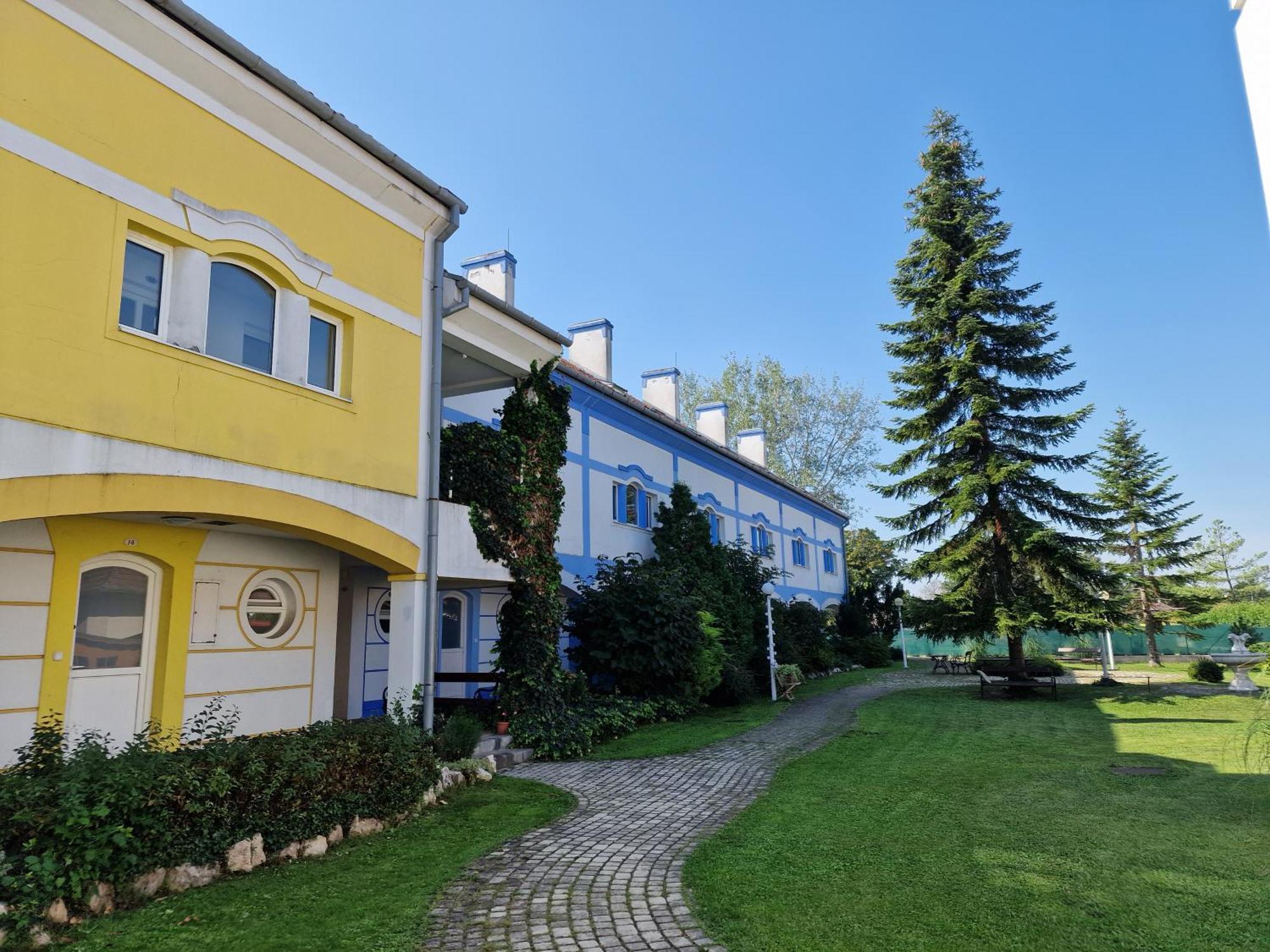 Rozina Apartman Mosonmagyaróvár Extérieur photo